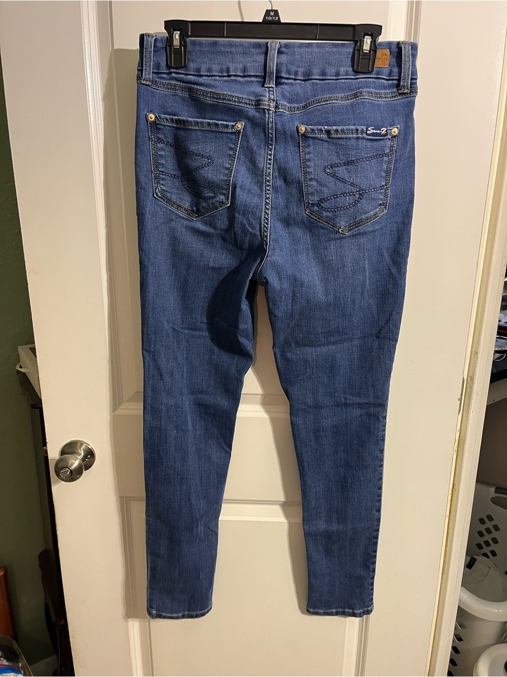Seven7 Women's Dark Blue Skinny Jeans - Back Pocket Stitch Detail